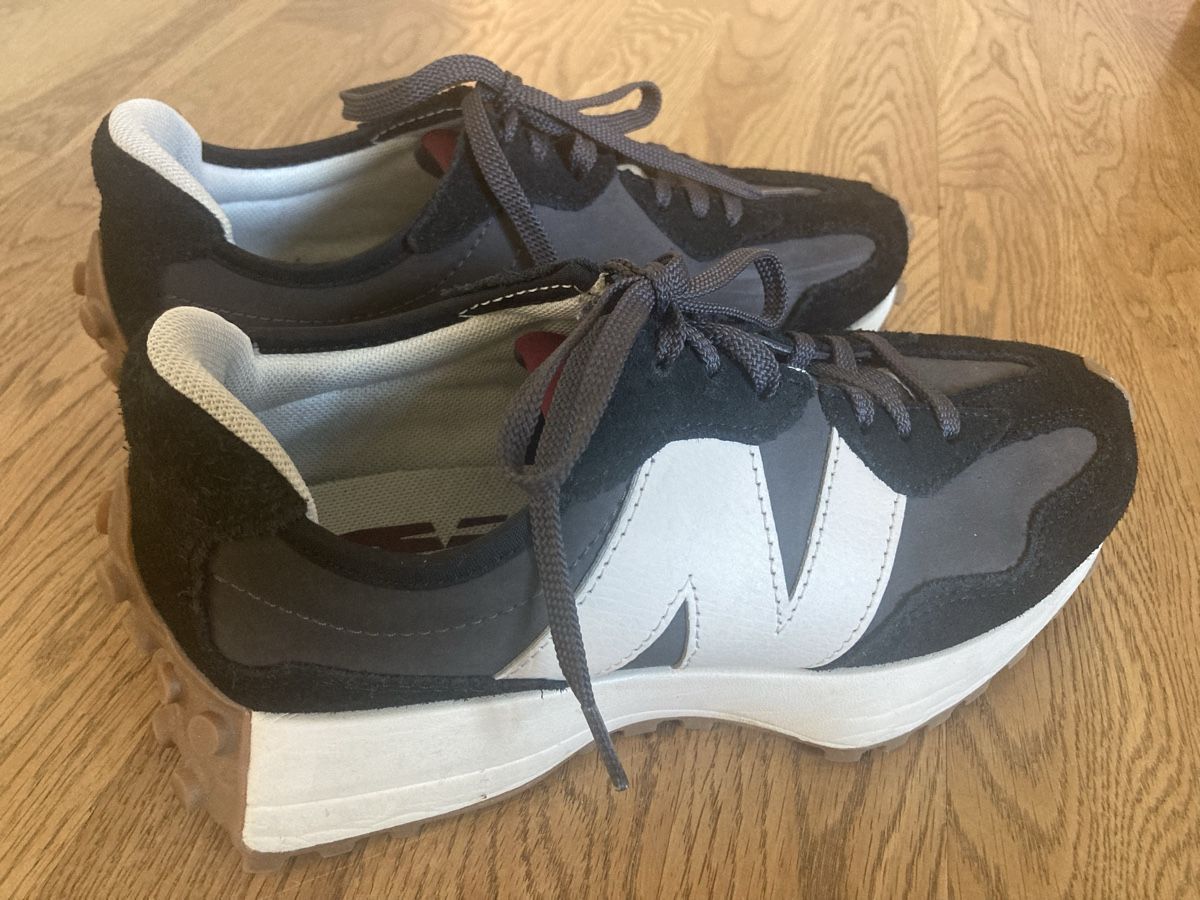 Scarpe da donna: New Balance Sneakers 327 – Usato da Rikon im Tösstal venduto da Petra029