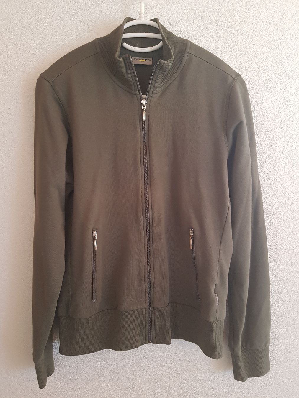 Switcher Pullover & Sweatshirts: Switcher - Jaquette Coton Vert Olive - M – Gebraucht aus Haute-Nendaz von Violette123