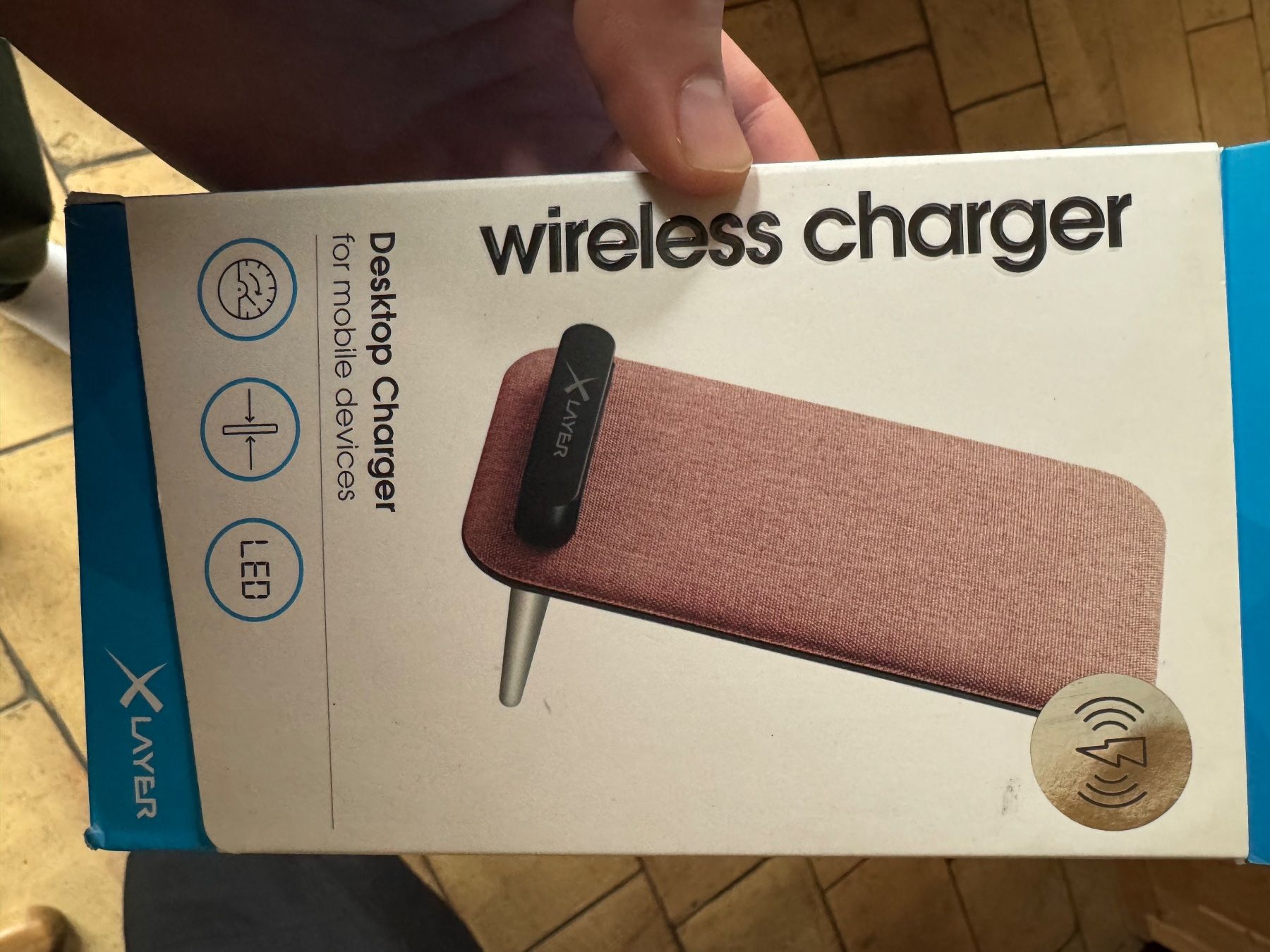 Caricabatterie: Wireless Charger Xlayer 10W Fast Charging Stand – Usato da Seuzach venduto da Wolf936 4