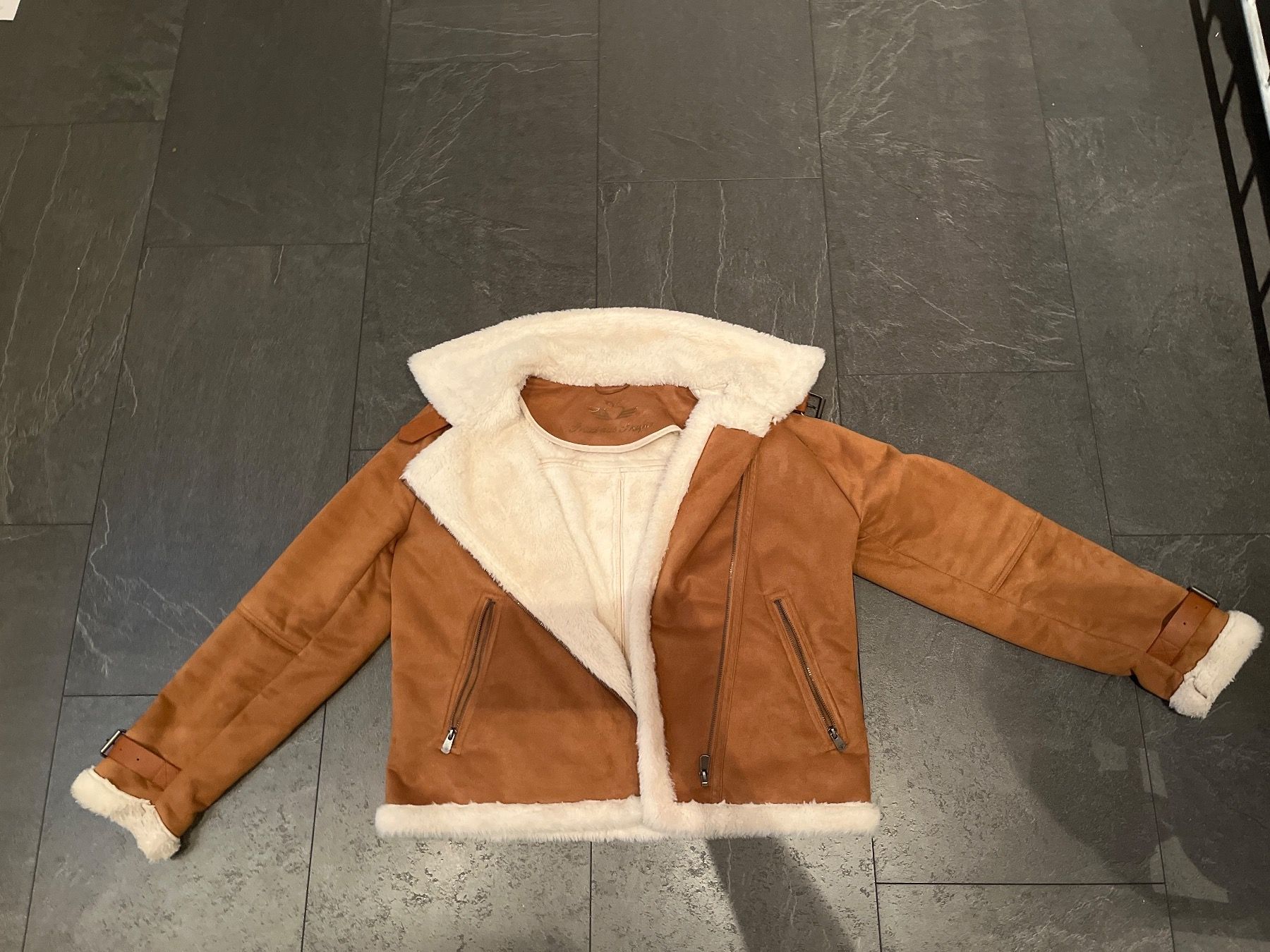 Giacche: Winterjacke – Usato da Hombrechtikon venduto da Kaatja