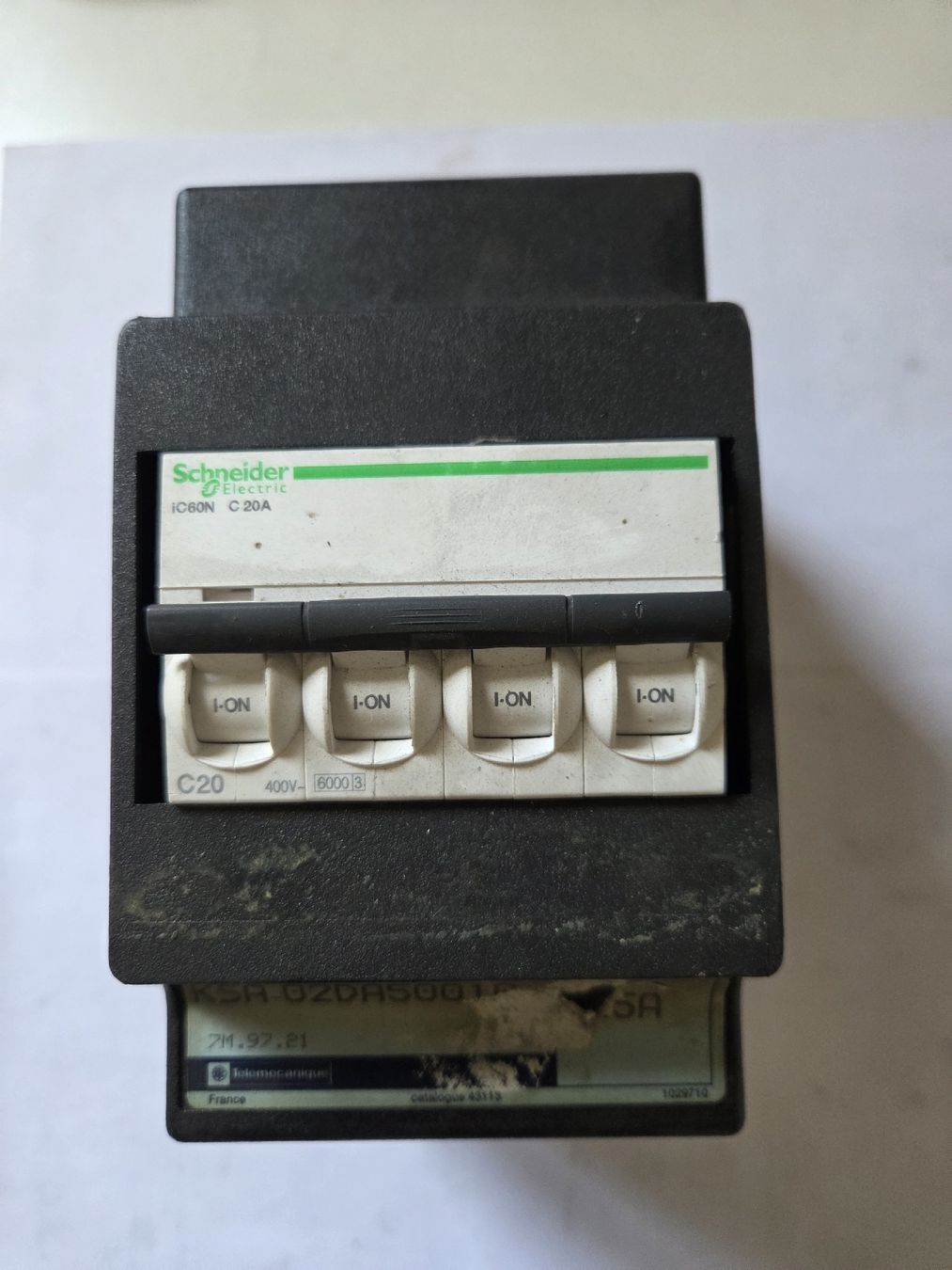 Alimentazione elettrica: Telemecanique CANALIS KS KSA 02DA50010 – Usato da Quartino venduto da 123HOBIT