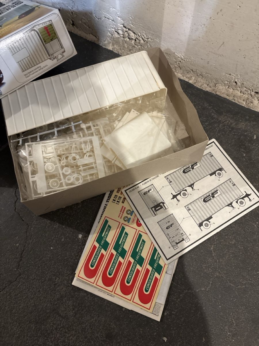 Matchbox Kit di modellismo & Modellini statici: Dachbodenfund - Modellbausatz Matchbox Double Trailer – Usato da Naters venduto da Rikyman 1