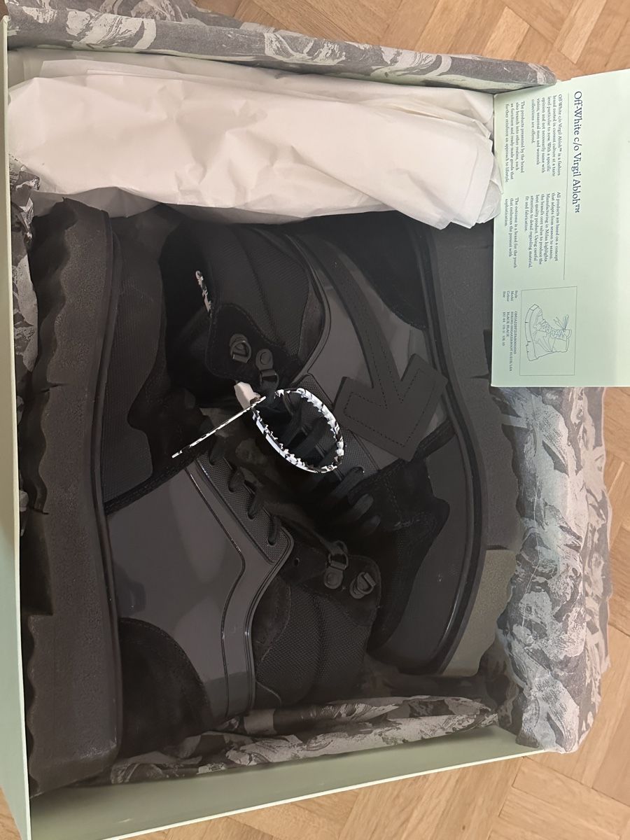 Scarpe da uomo: Off White Sponge Hiking Boots – Usato da Genève venduto da Regalfinds 2