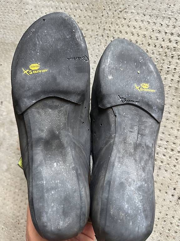 Scarpe da uomo: Chaussons descalade Simond Rock+  taille 40 – Usato da Founex venduto da lit_l8dn 2