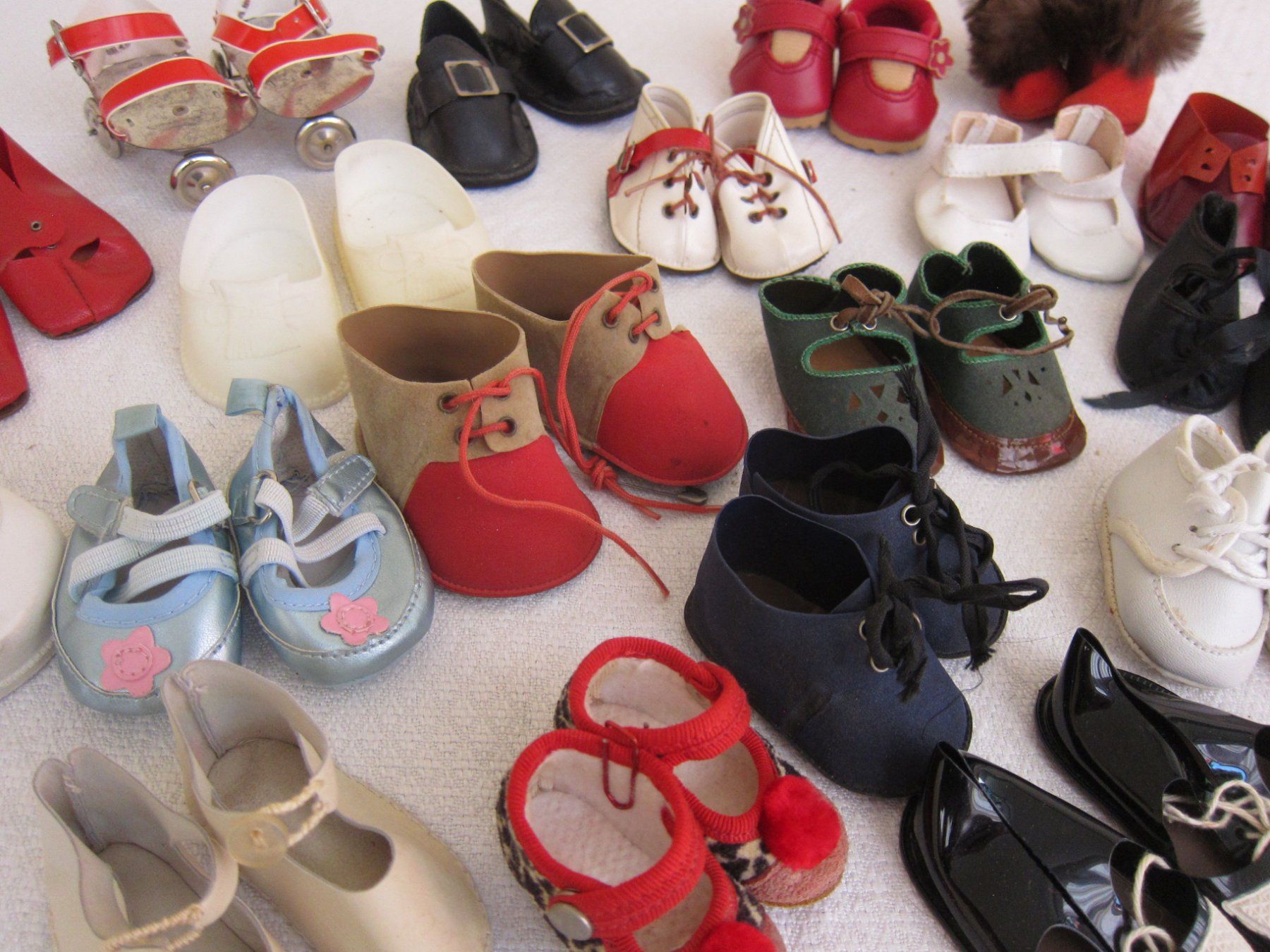Poupées: Lot Puppenschuhe diverse Grössen – D'occasion à Regensdorf par Eri8057 4