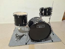 Mapex Tornado Shellset mit HH Ständer & BD Pedal