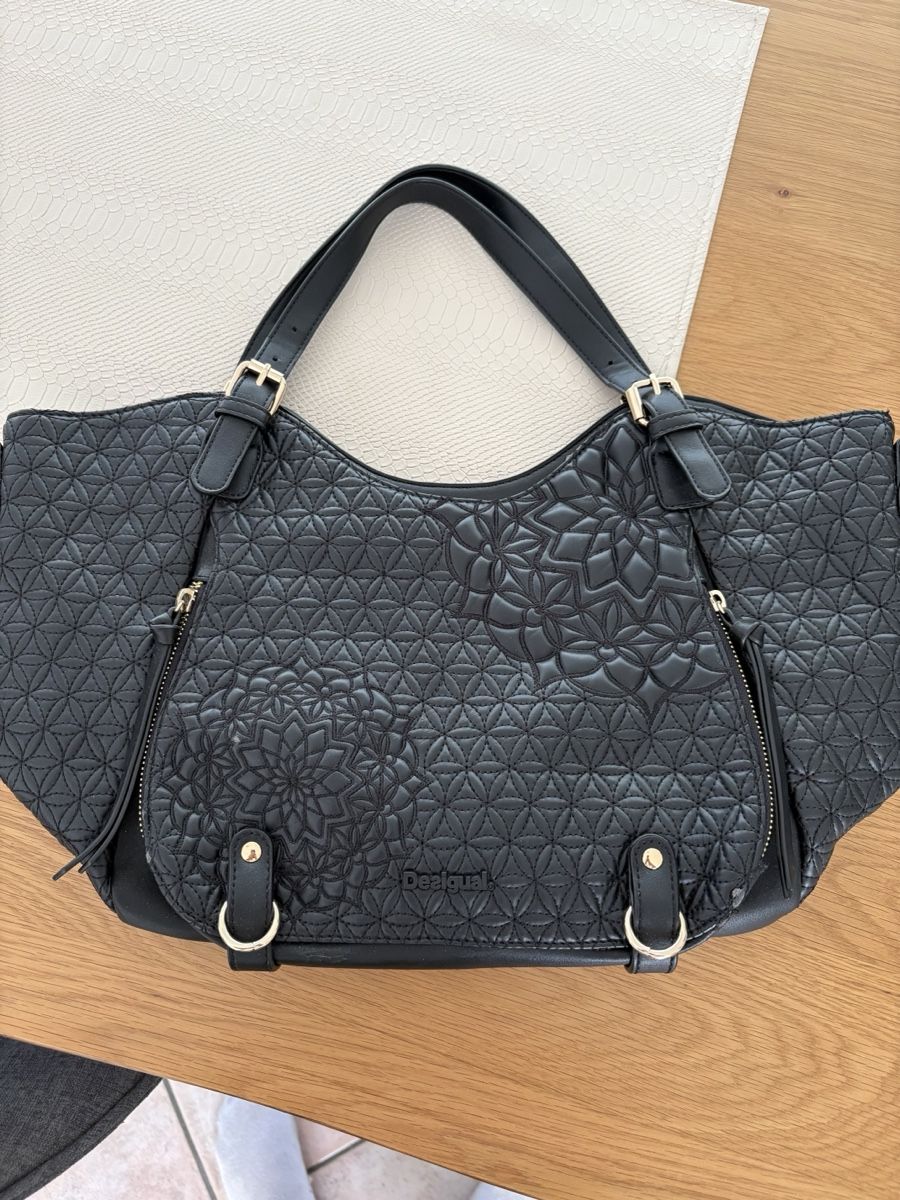 Desigual Borse da donna: Elegante borsa Desigual nera – Usato da S. Antonino venduto da LIKA91