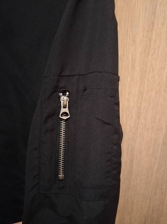 Giacche: Jacke schwarz – Usato da Schwyz venduto da rap_z7ny 3