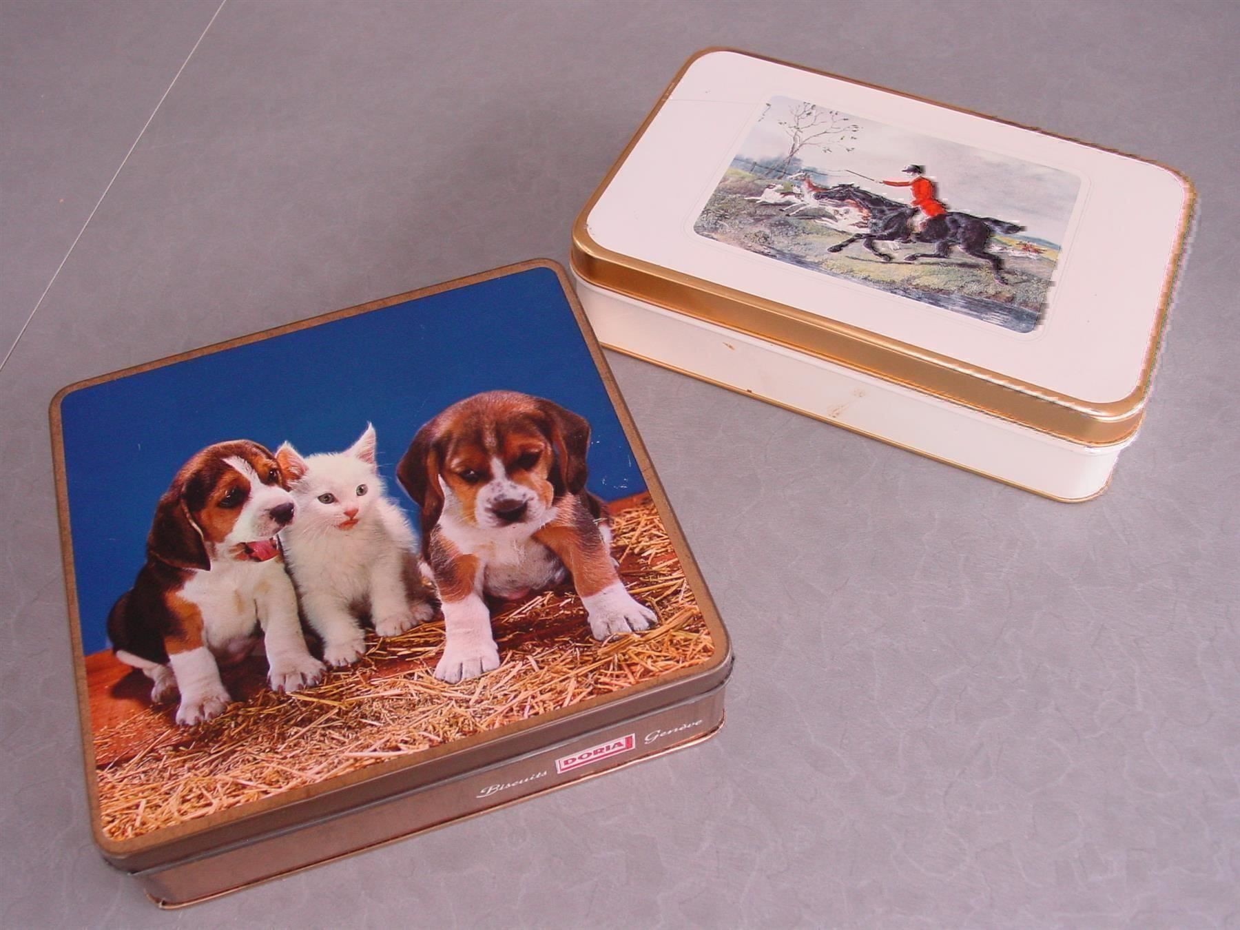Altro in Decorazioni & Accessori: 2 Bisquit Blech Dosen Büchsen Hunde – Usato da Rothrist venduto da heinrich1966