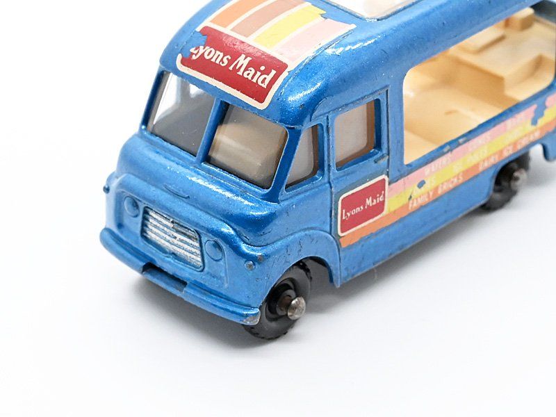 Matchbox Modellini d'auto: Matchbox Lesney COMMER ICE CREAM VAN No. 47 – Usato da Zufikon venduto da MatchboxCorner 3
