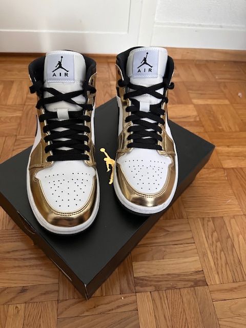 Scarpe da uomo: Baskets Nike Air Jordan 1 Mid SE "Metallic Gold" – Nuovo (secondo la descrizione) da Lausanne venduto da Magic1900 1