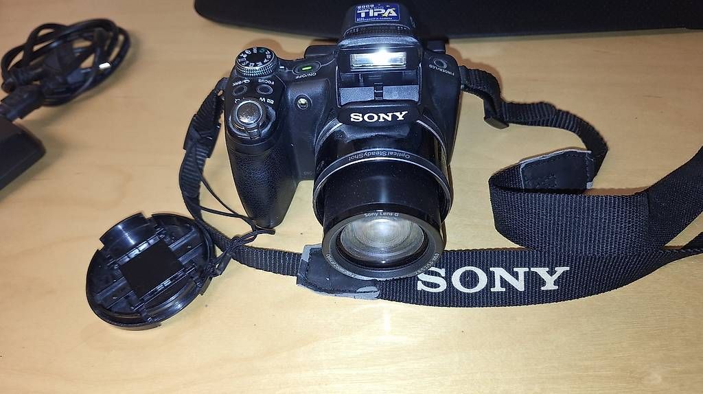 Konica Appareil photo: Konica Minolta DiMAGE X50 – D'occasion à Windisch par Gravit 1