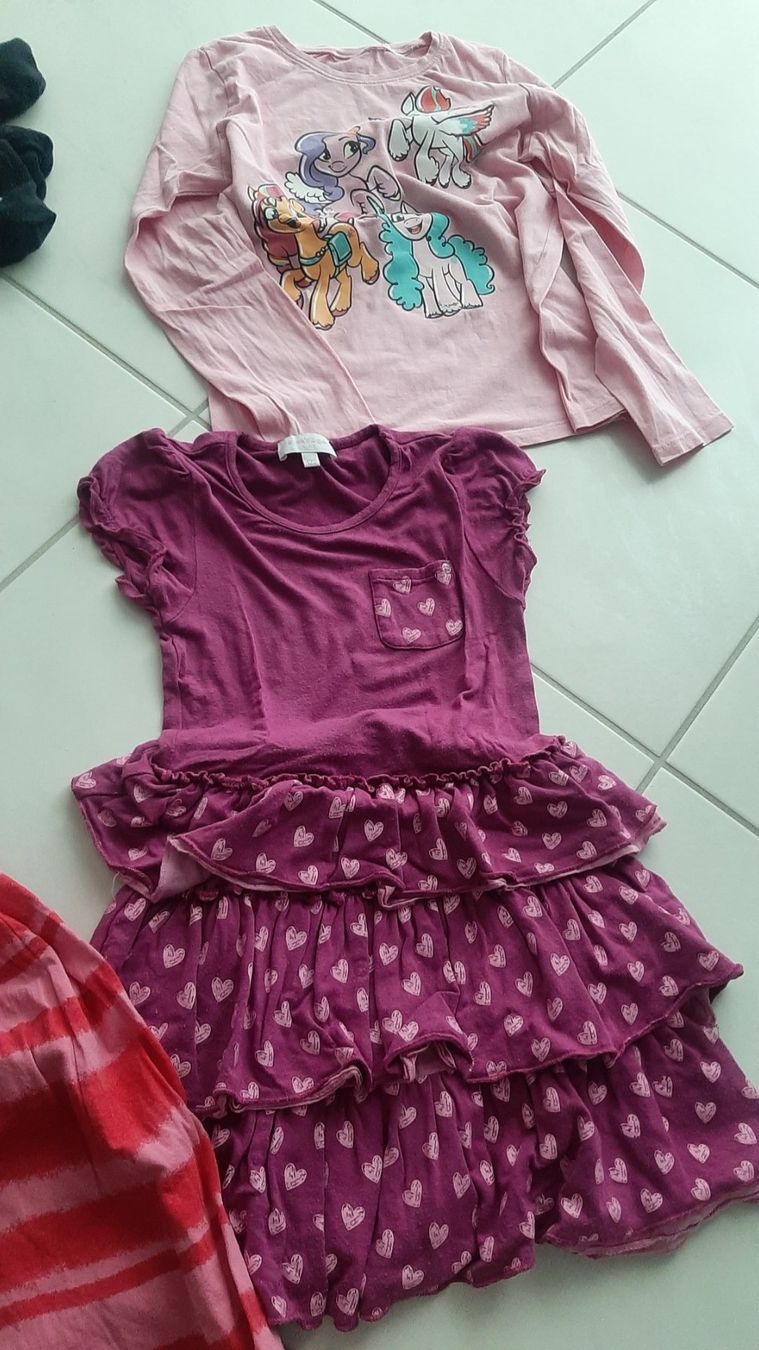 Lotti & Set di vestiti: K..2 R) Mädchen Kleider Set Gr. Ca 122 / 128 – Usato da Wil SG venduto da AmandaCreations 2