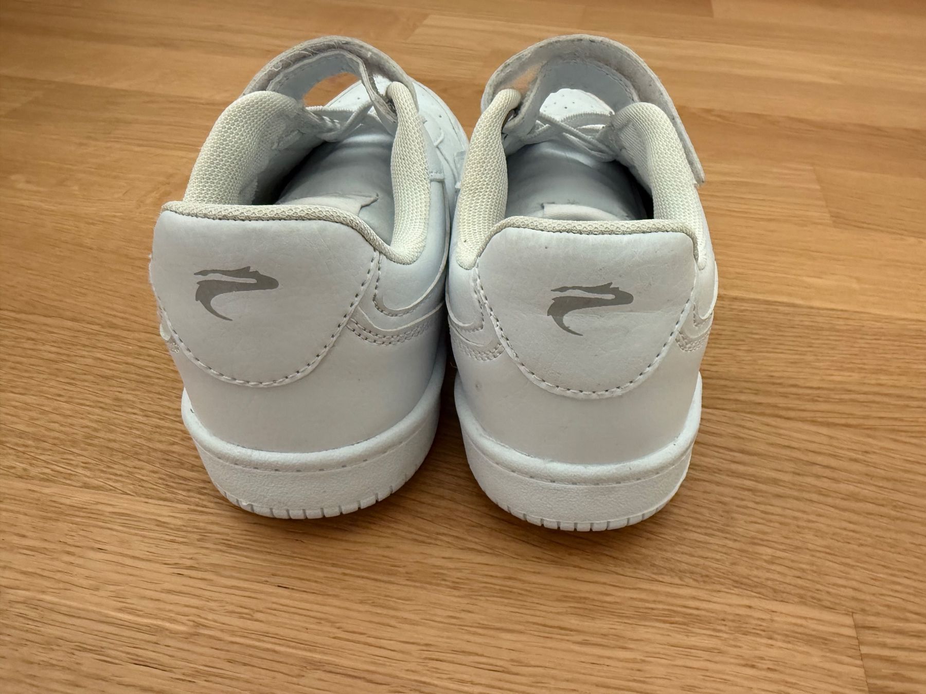 Scarpe per ragazze: Weisse Sneakers, Turnschuhe Gr 35 – Usato da Hünibach venduto da rotestandem01 1