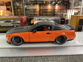 Hot Wheels Ford Mustang Modellauto 1:18 - Sammlerstück! Top