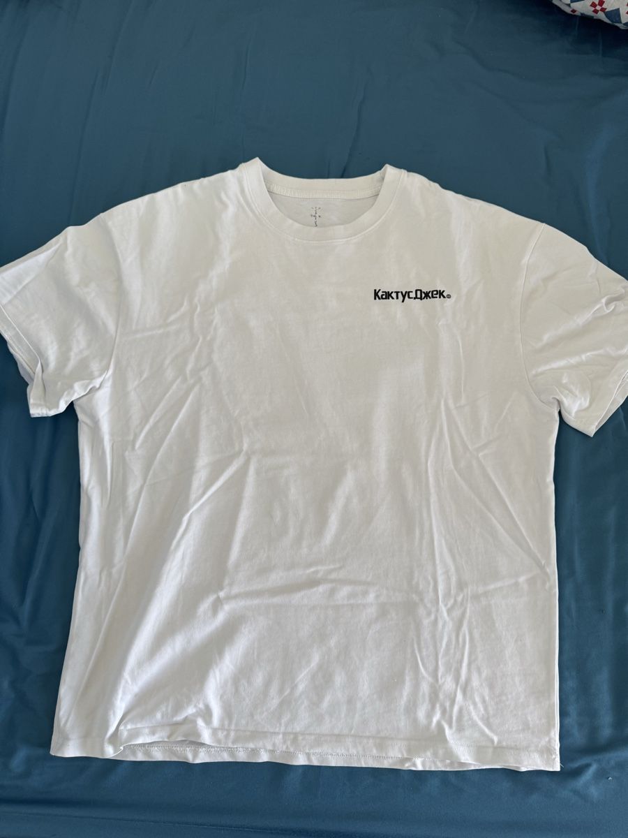T-shirt: Travis scott x Fortnite XL – Nuovo (secondo la descrizione) da zürich venduto da sel_c7gk 2