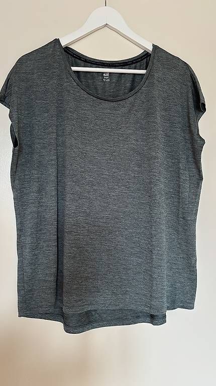 H&M T-shirt: H&M Sport Trainingsshirt L – Usato da Baden venduto da Chrisenft