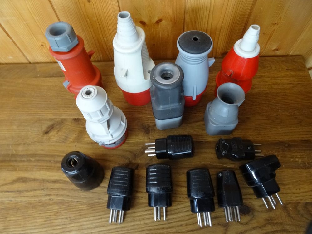 Stecker: Gebrauchte Stecker – Gebraucht aus Lungern von madachsa