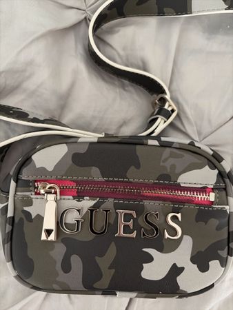 GUESS Umhängetasche Camouflage guter Zustand