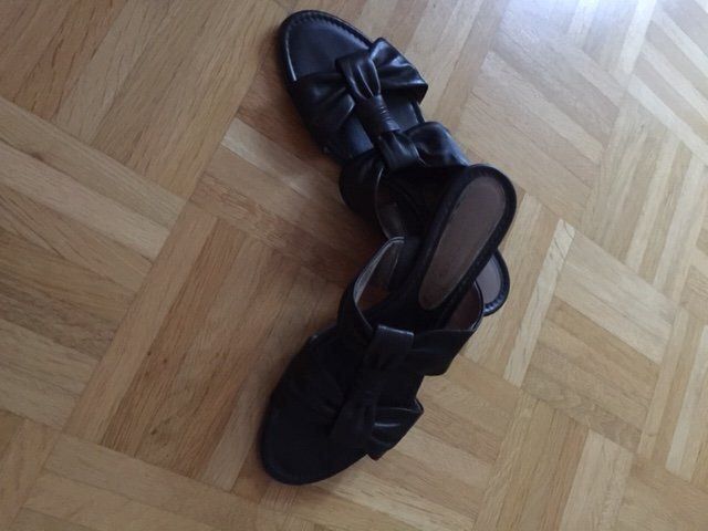 Tamaris Scarpe da donna: Hausschuhe "Tamaris" Gr. 41 – Usato da Walenstadt venduto da ricamul 7