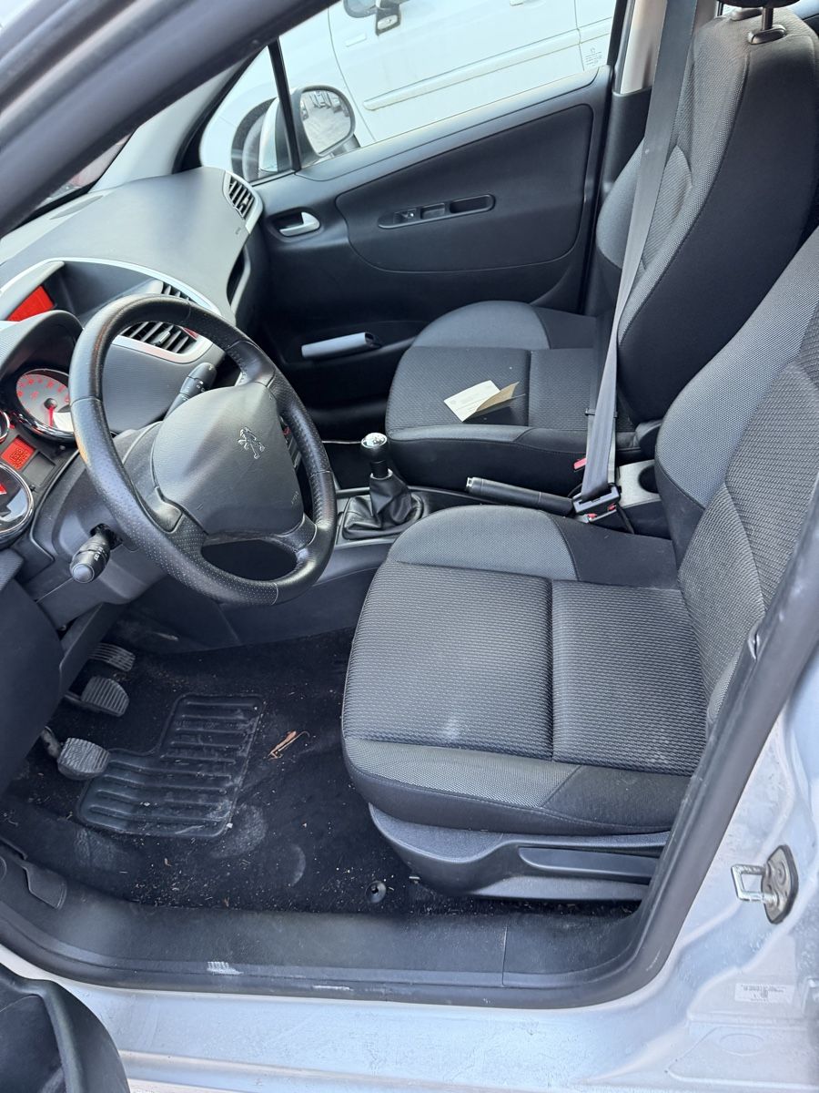 Peugeot Automobili: Peugeot 207SW 1.4 VTi 2013 B5b – Usato da Mollis venduto da BSL10 7