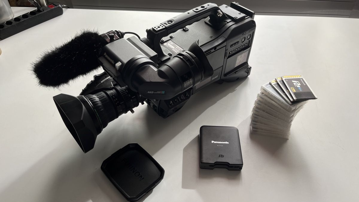 Panasonic Kamera: Panasonic HPX371 Schulterkamera – Gebraucht aus Luzern von tillgmuer