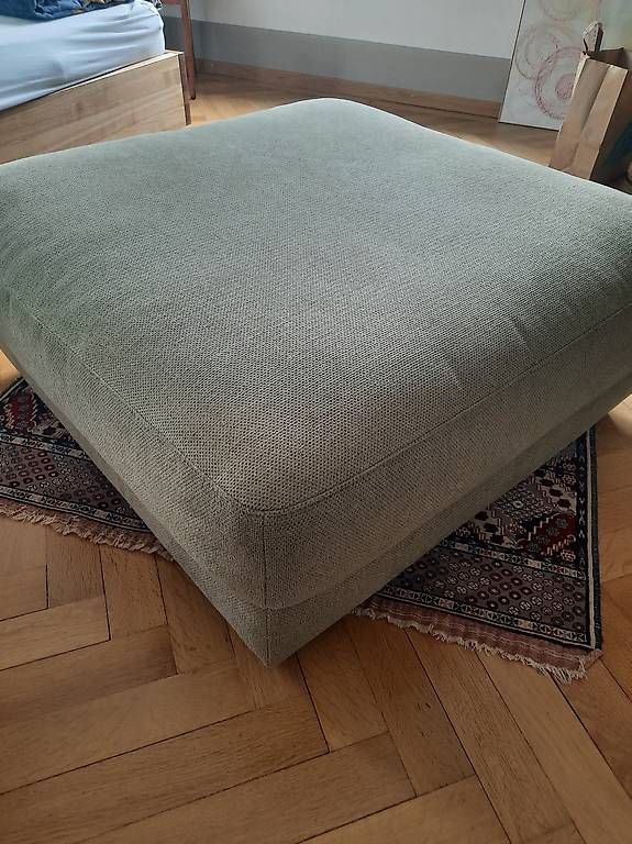 Sgabelli: Quadratischer Sitzhocker 100x100cm – Usato da Bern venduto da sbruegger 1