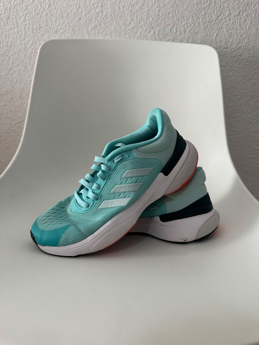 Adidas Chaussures femmes: Schuhe Adidas Gr.39 – D'occasion à Bern par BrandVilla 1