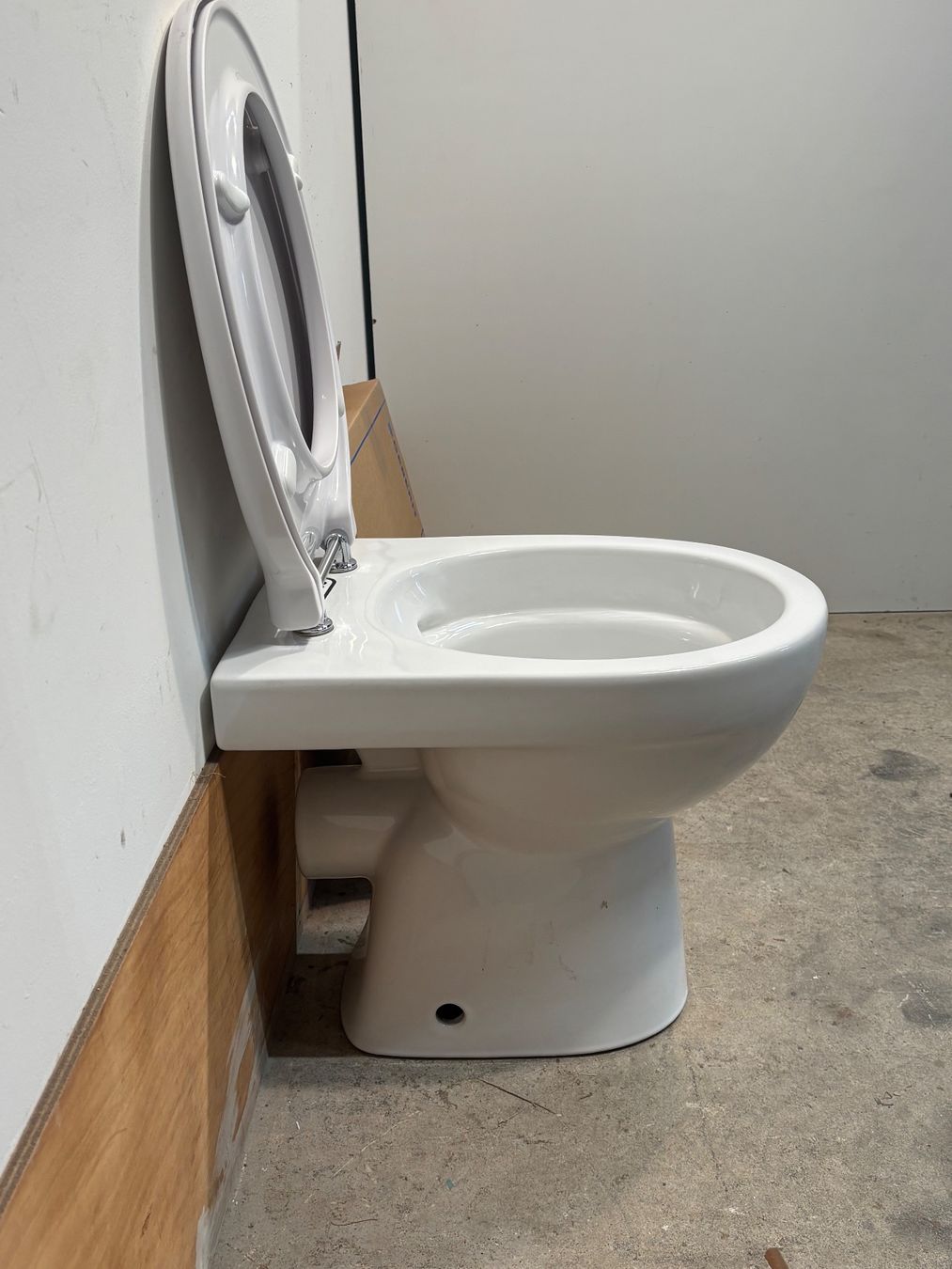 Geberit WC: Neue und ungebrauchte Geberit Toilette inkl. Sitz und Deckel – Gebraucht aus Winterthur von ReUse_Baumarkt 1