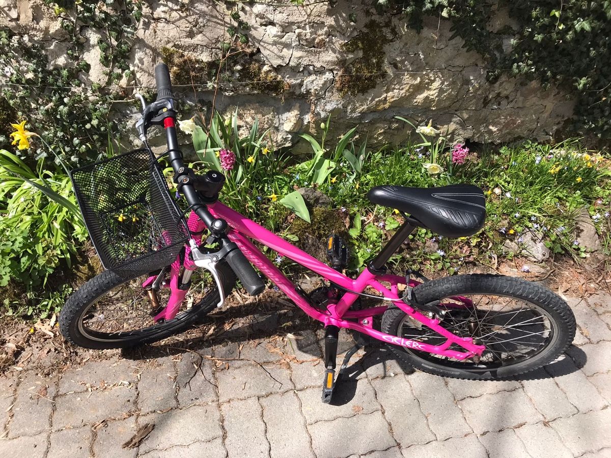 Velos: Vélo enfant rose – Gebraucht aus Neuchâtel von louissiffert 1