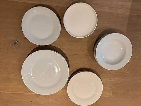 Teller: Différentes sortes d'assiettes – Gebraucht aus Romont FR von Gillespel