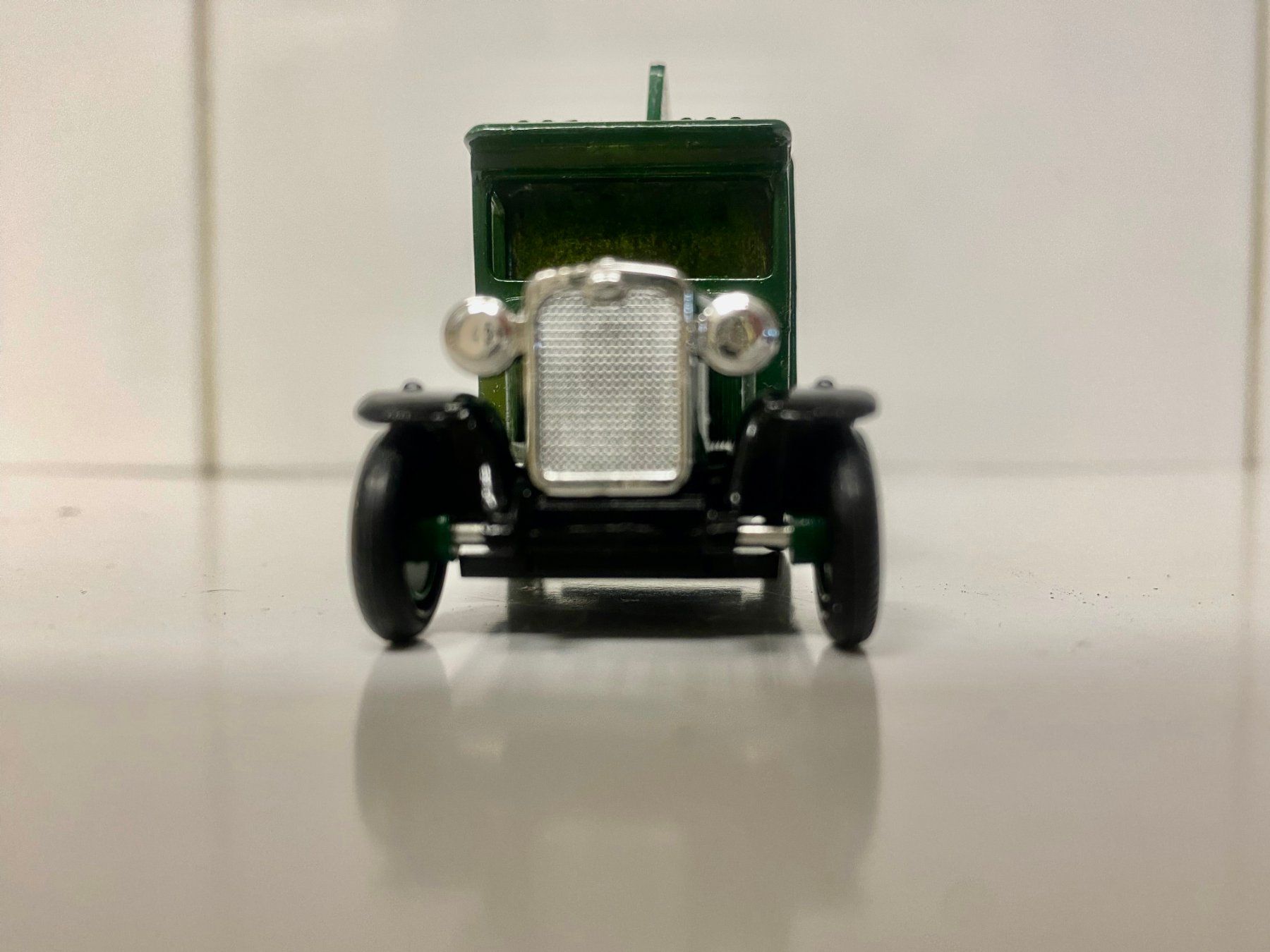 Chevrolet Modellini d'auto: Chevrolet Van "Perrier Water" L = ca. 8cm 450 – Nuovo e nell'imballaggio originale da Stäfa venduto da executive-cars 4
