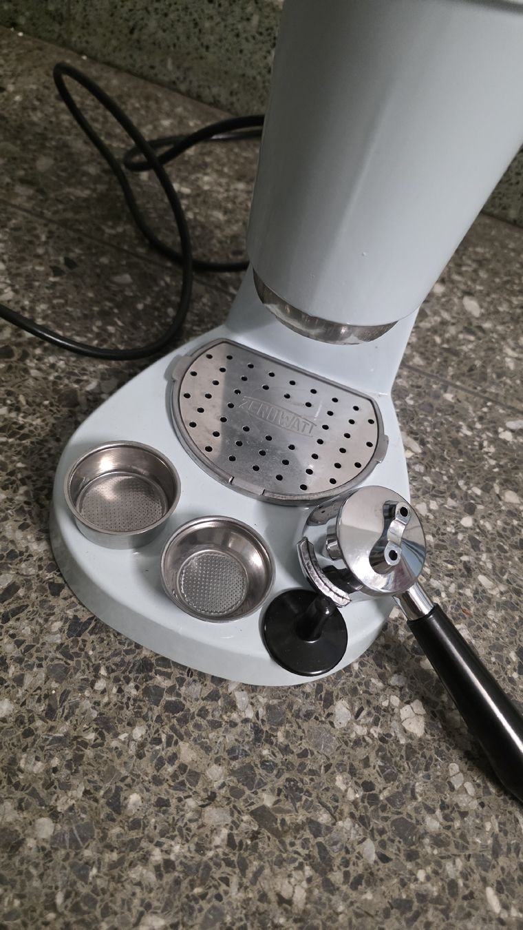 Kaffeemaschinen & Espressomaschinen: Zerowatt CA 708 Espressomaschine Vintage – Defekt aus Zürich von anna.caterina 3