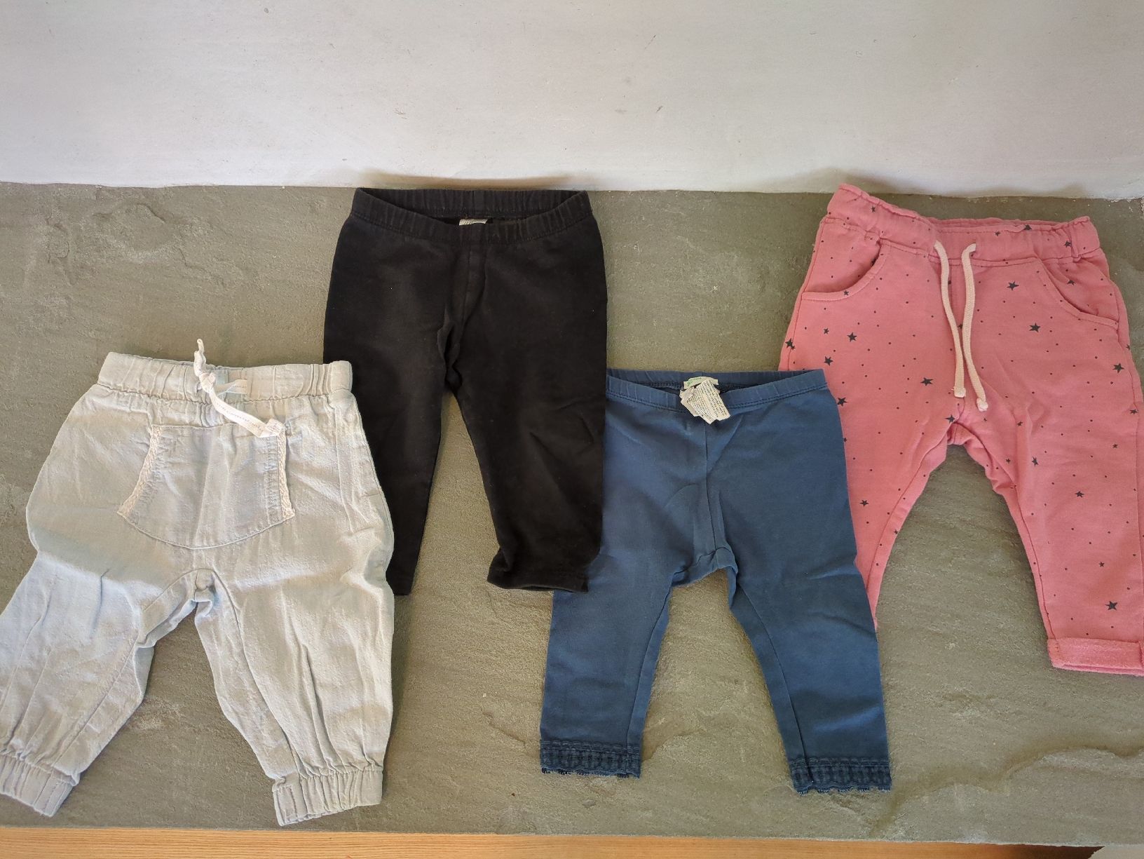 Lotti & Set di vestiti: grosses Kleiderpaket Gr. 68 – Usato da Oberhelfenschwil venduto da Tattar 5