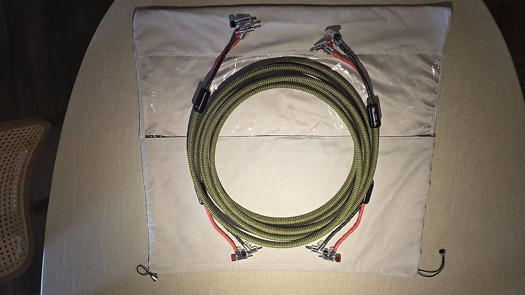 Cavi: Cable audio HXHenrix Ultimate Référence 2 × 3 m  NEUF – Nuovo (secondo la descrizione) da Ecublens VD venduto da mat_b9v9