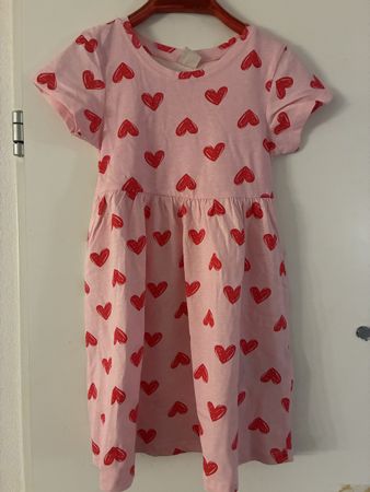 Schönes Kleid Gr. 116, Neu