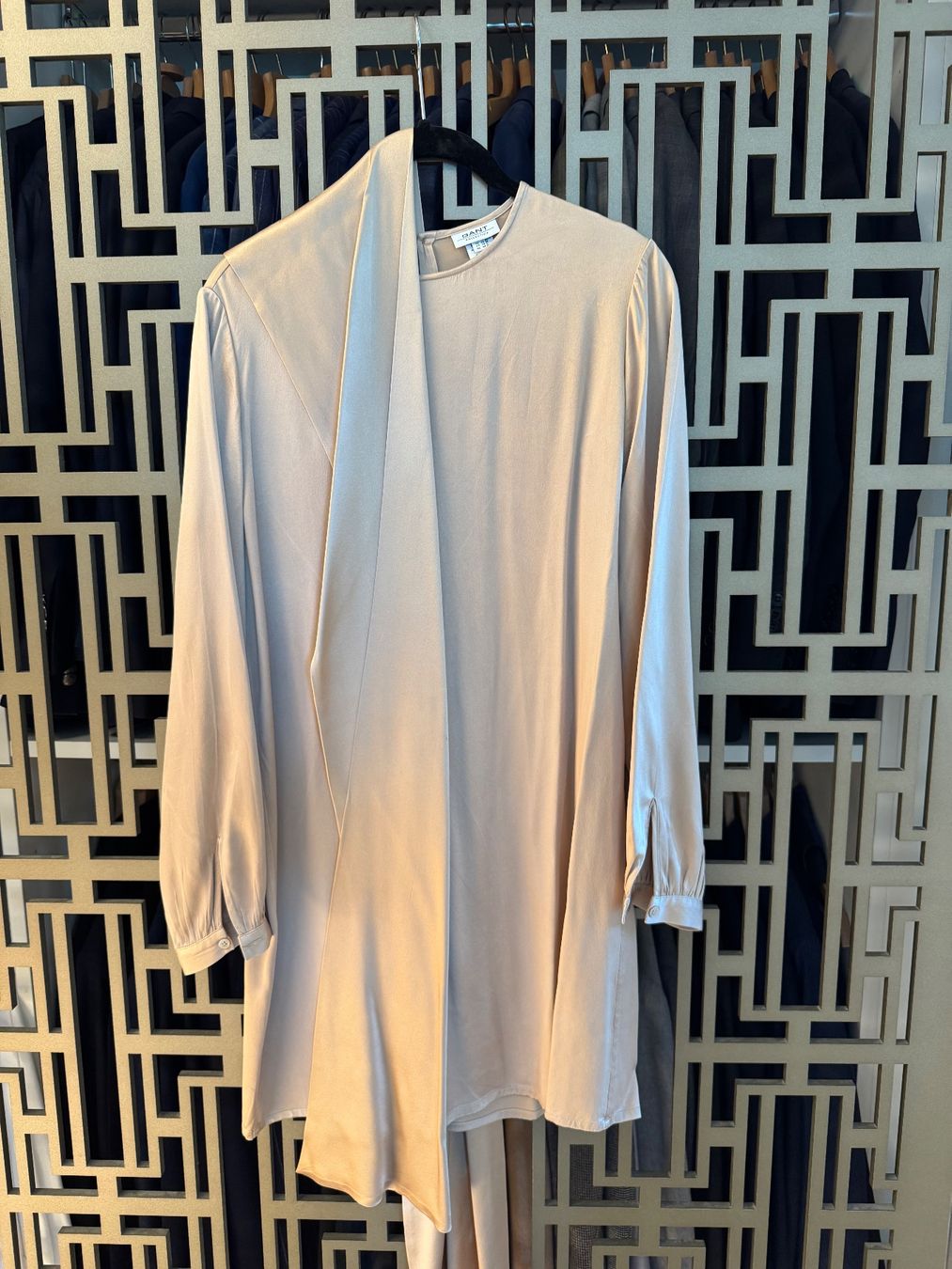 Gant Vestiti: Gant goldenes Satinkleid Vintage – Usato da Kilchberg ZH venduto da dongxi