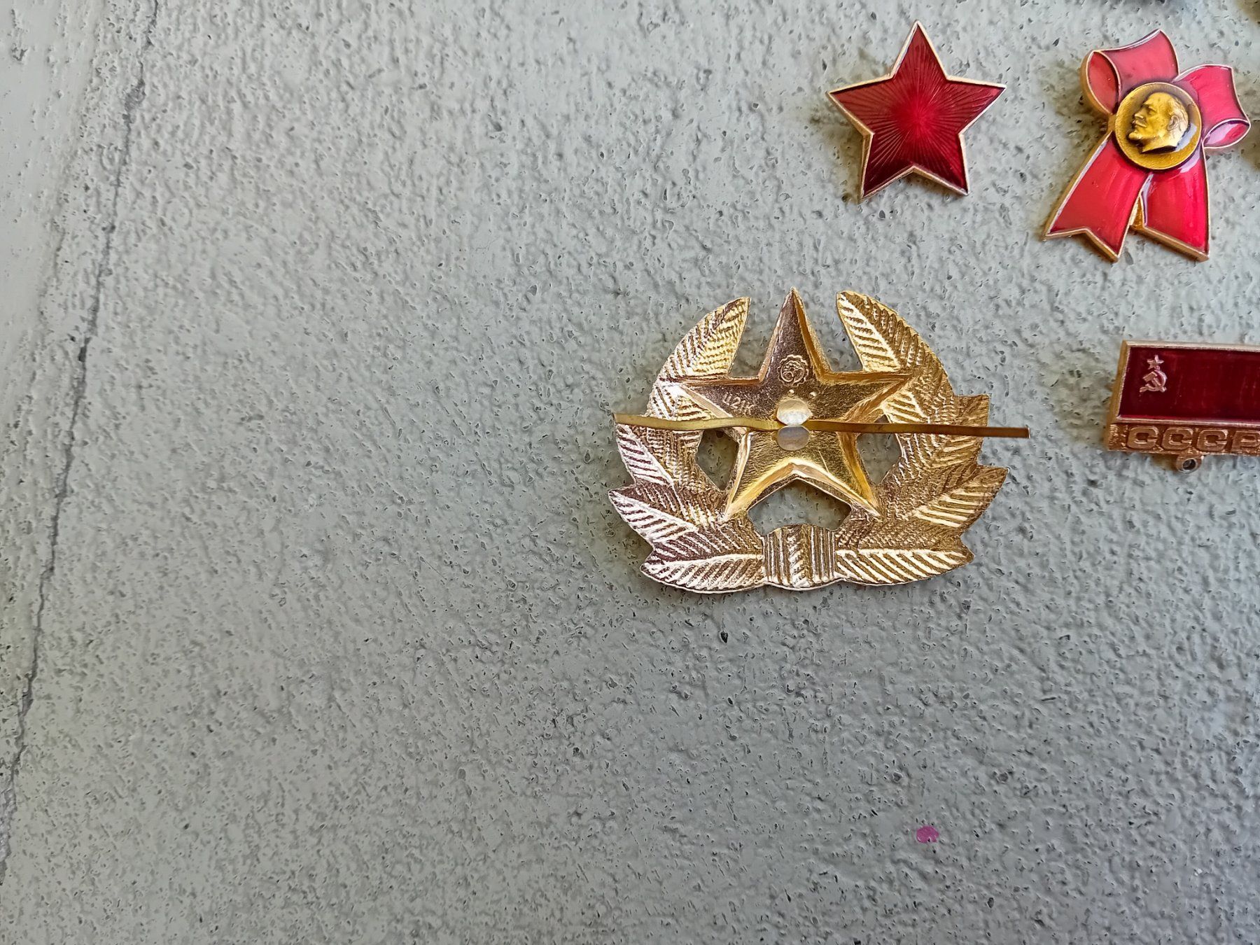 Plaketten & Abzeichen: Russische Abzeichen lot 40stk. – Neu (gemäss Beschreibung) aus Kriens von  5