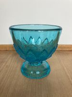 Coupe ancienne en verre bleu de Portieux