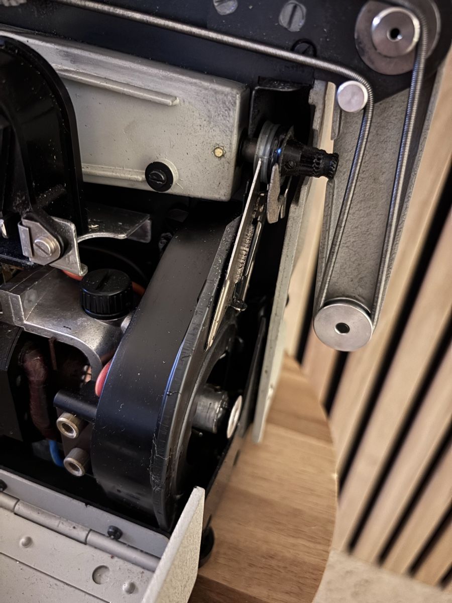 Eumig Proiettori: Eumig P8 Super8 Projektor – Usato da Horgen venduto da Anatolia 6