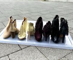 7 Paar Schuhe