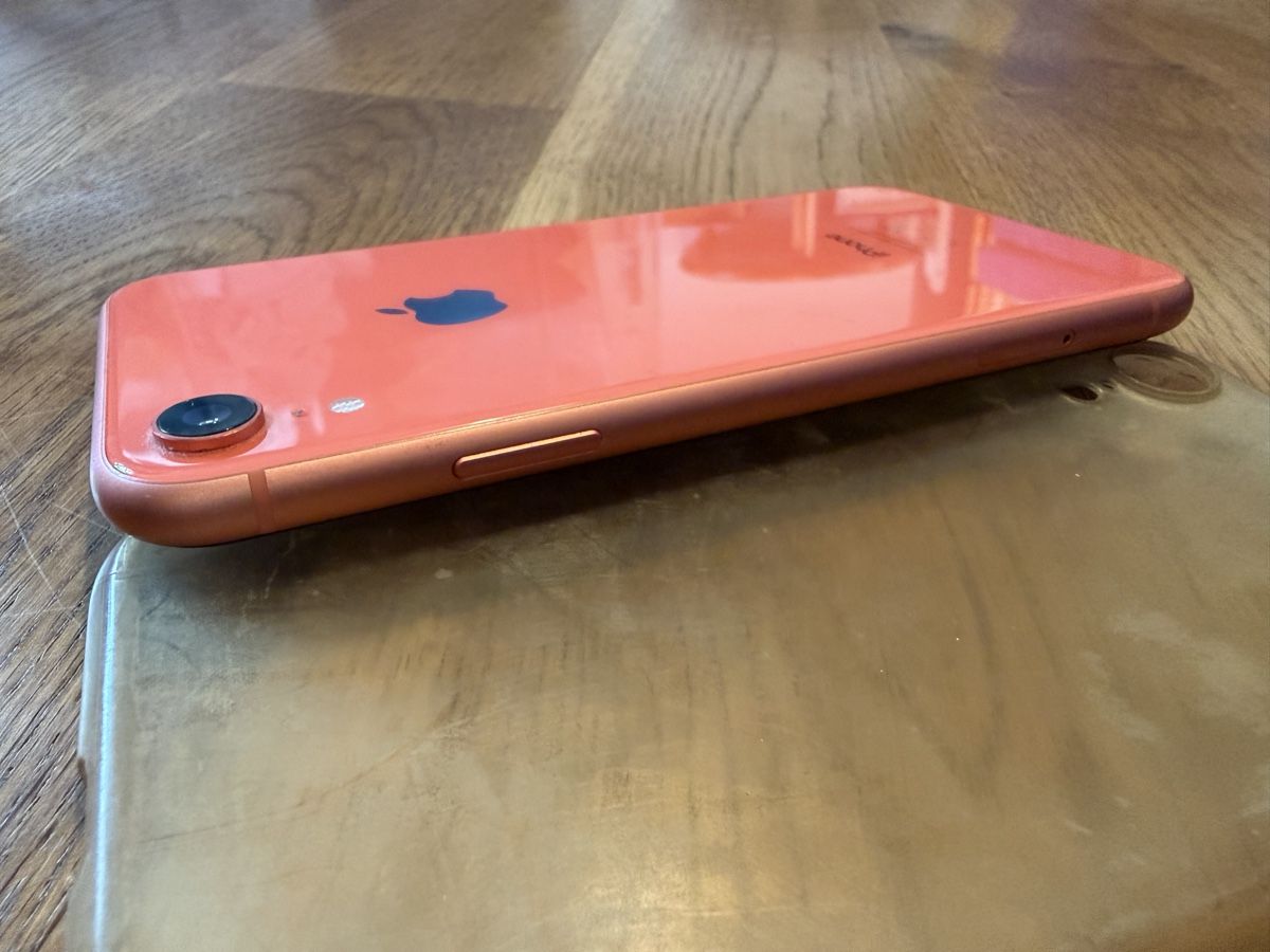 Apple Telefoni cellulari / Smartphones: iPhone XR, Coral, 64GB – Usato da Oberkirch LU venduto da LoVelo3 3