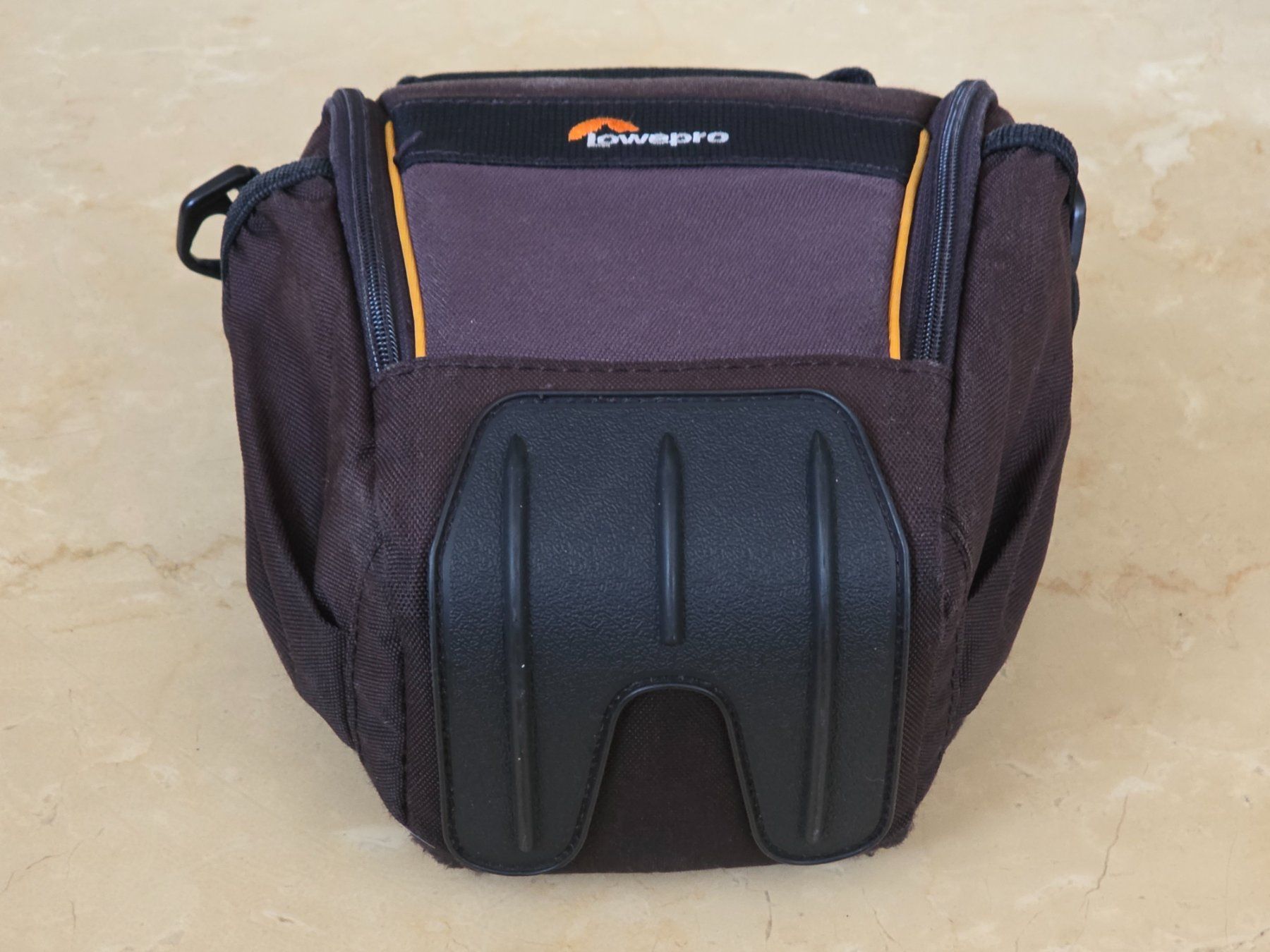 Lowepro Borse: Kameratasche von Lowepro, toploader für Gürtel oder umhängen – Usato da Feusisberg venduto da ajjcrf44 1