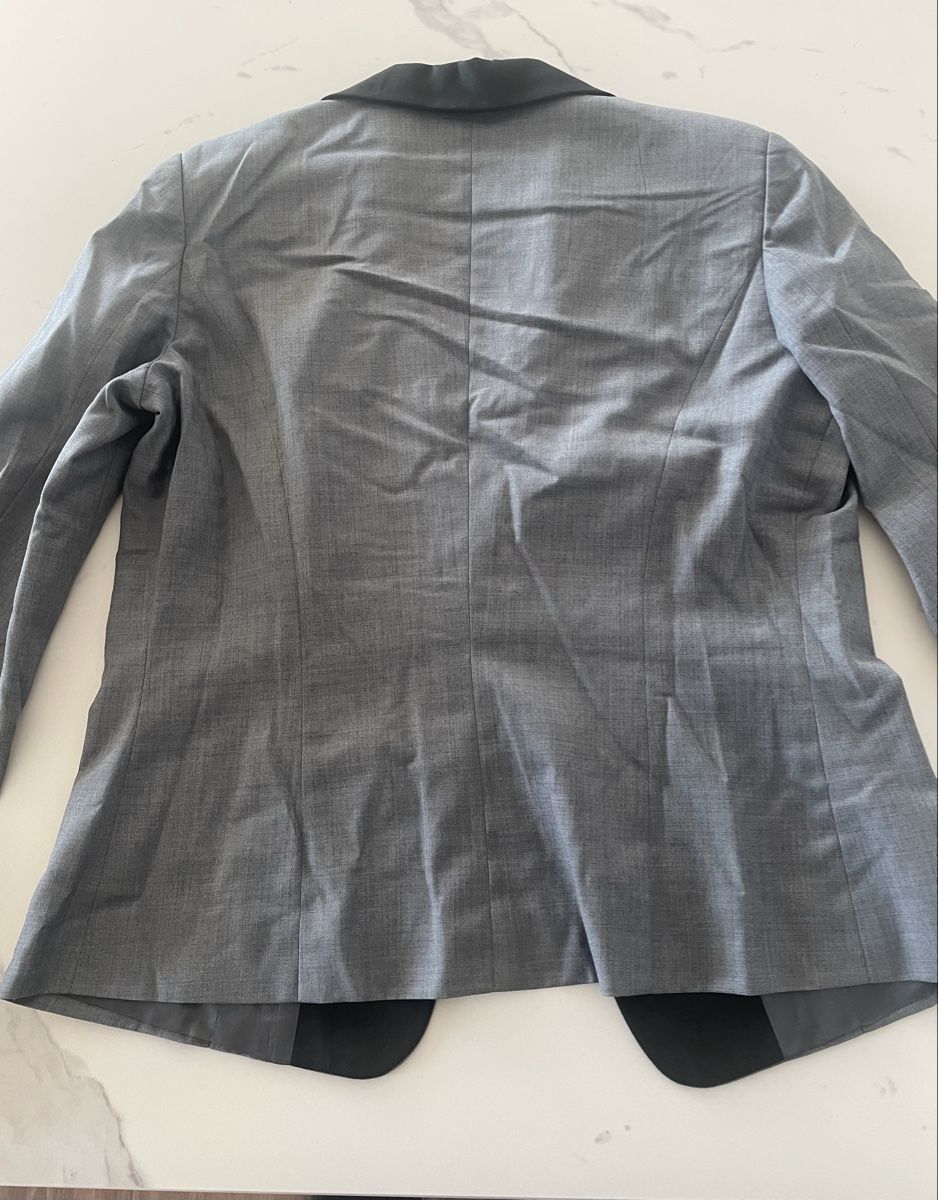 Jacken: Schicker Blazer mit schwarzem Kragen, Grösse 42 – Gebraucht aus Opfikon von janineschlosser 6