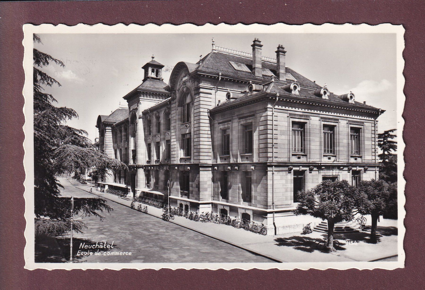 Cartes postales: NEUCHÂTEL - Ecole de Commerce - 1954 – D'occasion à Pully par nicecards