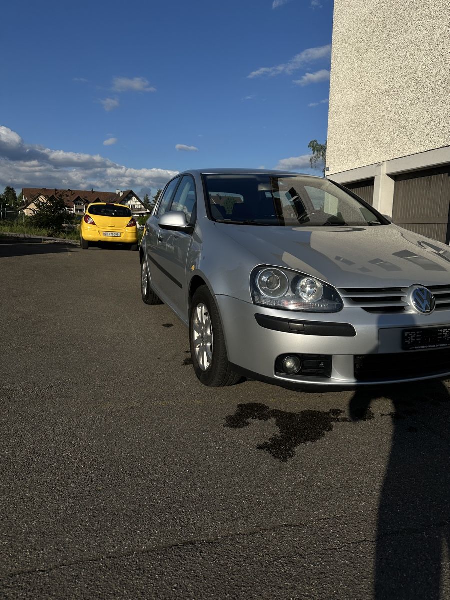 VW Automobili: VW Golf V 2.0 Frisch ab MFK – Difettoso da Zürich venduto da Motara. 2
