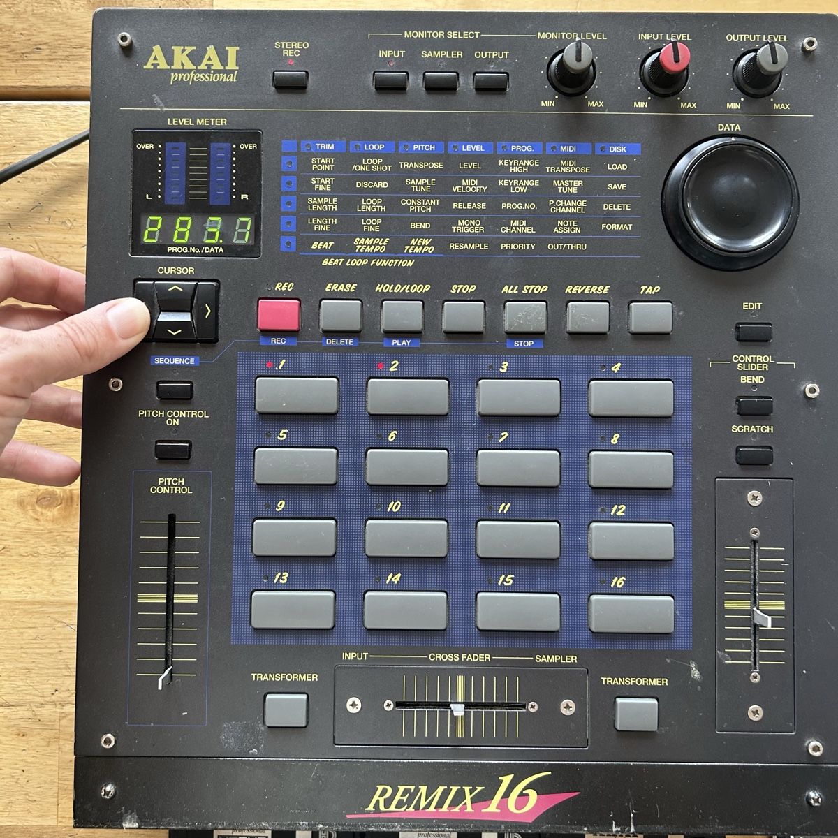 Akai Strumenti musicali: Akai - Remix 16 - rare – Usato da Prangins venduto da vivi-ja 1