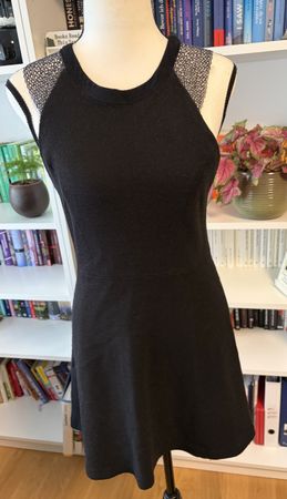 Sandro Paris Kleid Schwarz – Gr. 3 / EU 40 – Meshdetails