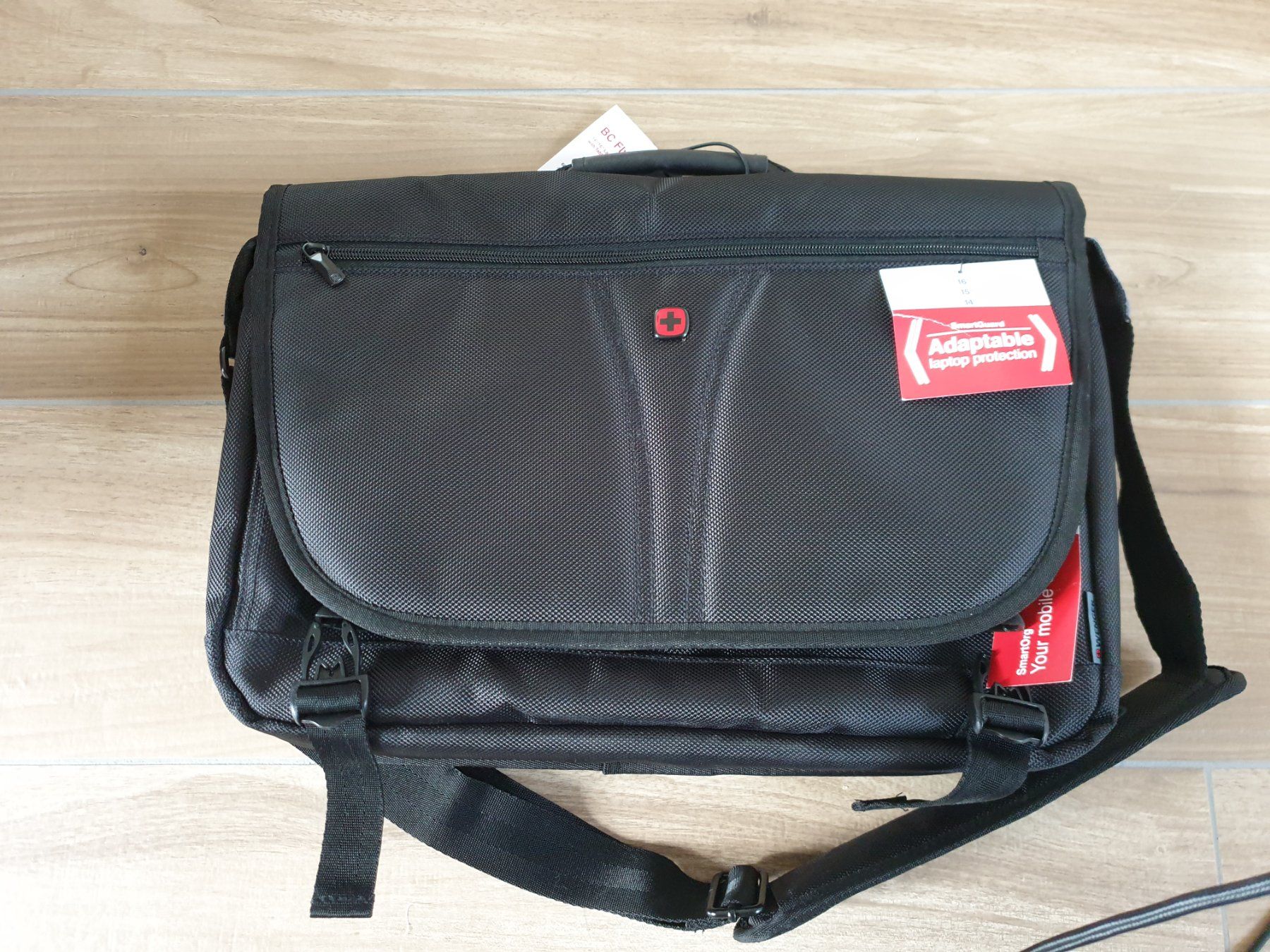Valigie & Borse: Sacoche Wenger pour pc portable – Nuovo (secondo la descrizione) da Courfaivre venduto da LRolle