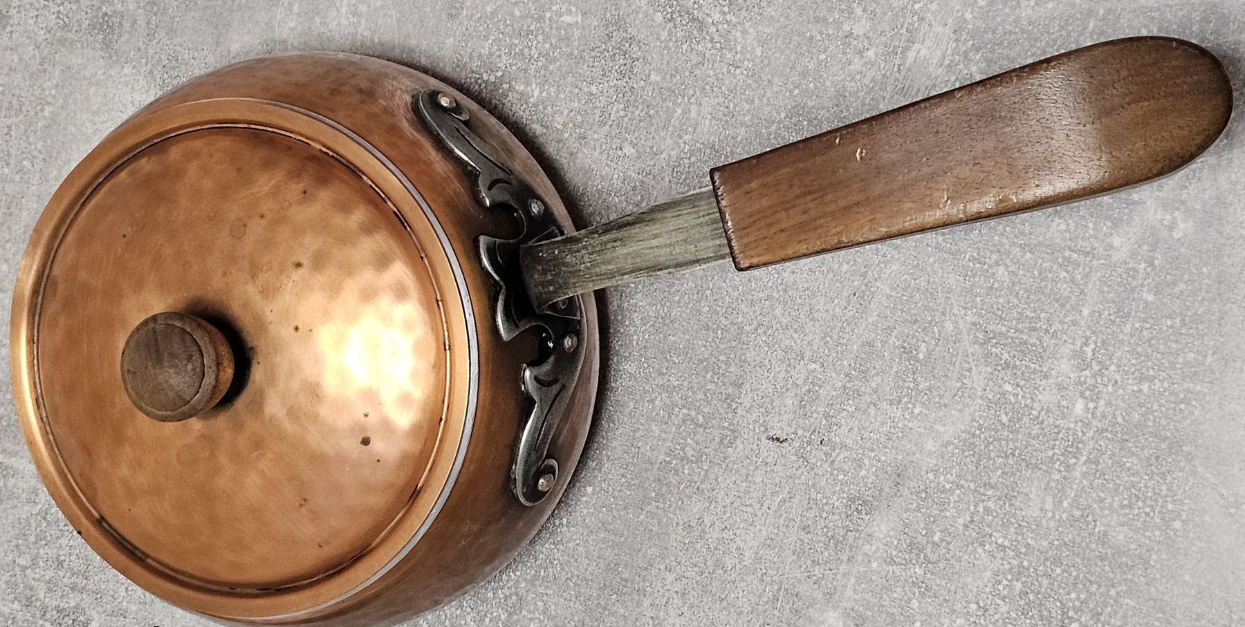 Pentole: Kupferpfanne antik mit Deckel, nostalgisch und robust – Usato da Herzogenbuchsee venduto da tgi_rln7
